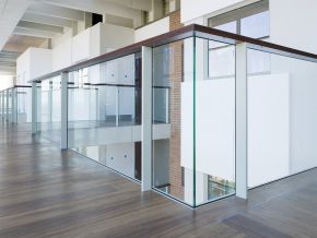 Kính cường lực